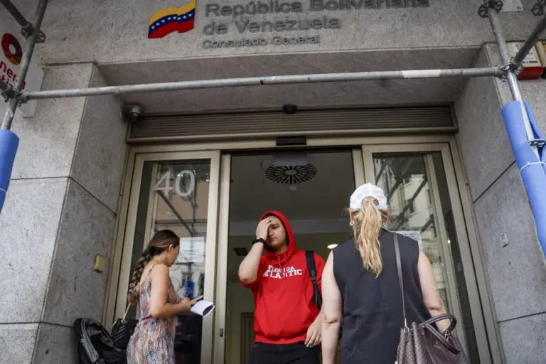 La embajada de Venezuela en España facilita contactos para información sobre el terremoto