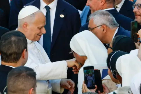 Papa León XIV | Comienza la vigilia de oración con los jóvenes en la Plaza de Lima