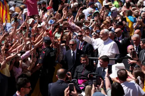 La visita del papa León XIV a Barcelona, en imágenes