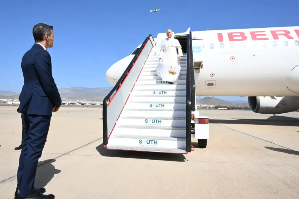León XIV llega a Gran Canaria