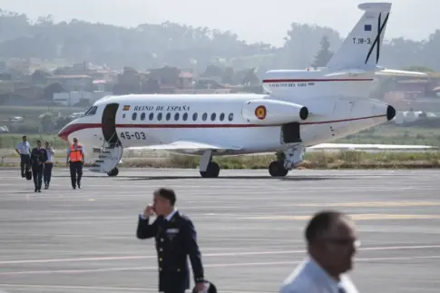 El papa León XIV regresa a Roma en un Falcon español tras la avería del avión de Iberia
