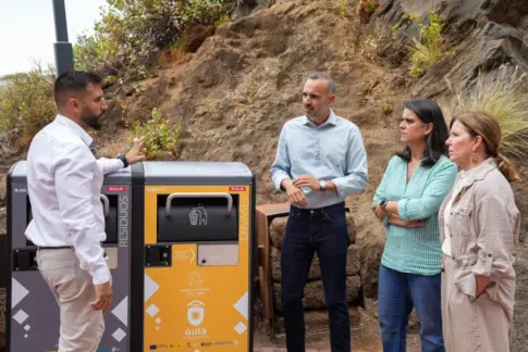 Canarias instala 54 papeleras inteligentes para optimizar la recogida de residuos