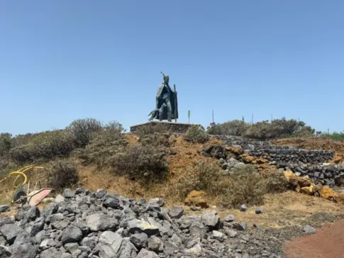 El Cabildo renueva el acceso al Monumento al Pastor Herreño de La Dehesa