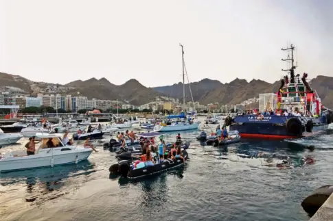 Santa Cruz celebra a la Virgen del Carmen con su tradicional procesión marítima