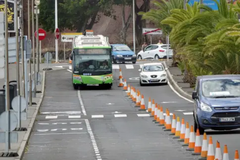 Santa Cruz activa el carril bus a Las Teresitas para el próximo sábado y domingo