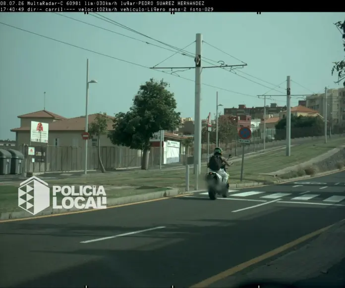 Detectada una moto a 102 kilómetros por hora en la calle Pedro Suárez Hernández