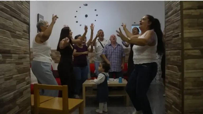 ‘Noveleros’ rememora la fiesta por sus 500 programas con el especial ‘Pa’ allá vamos todos’