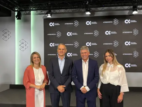 Televisión Canaria y Atresmedia firman un acuerdo que permitirá rescatar y digitalizar el archivo documental de Antena 3 Canarias