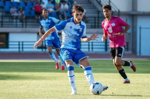 0-6 | El CD Tenerife vence en el XXIII Torneo Sebastián Martín Melo