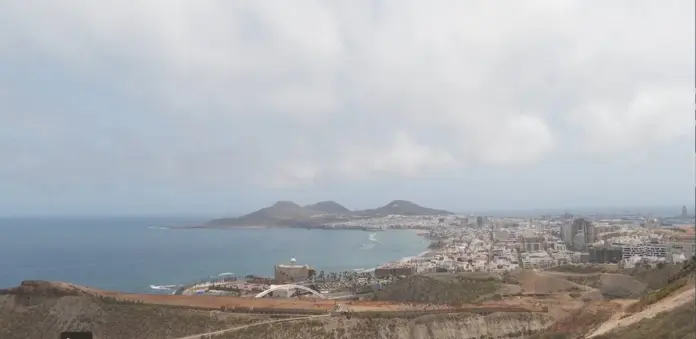 Canarias afronta un verano largo y cálido sin la panza de burro
