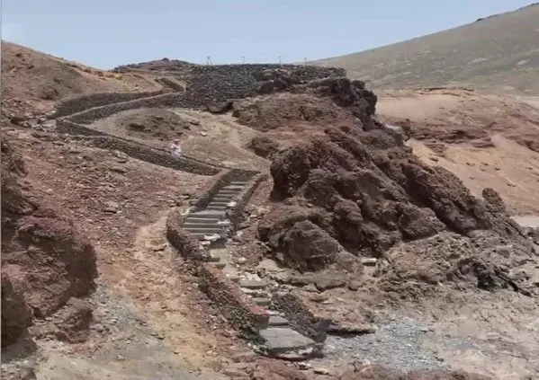 Exigen reconstruir la histórica escalera de El Golfo de Lanzarote