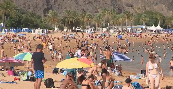 Canarias sufre una jornada infernal con temperaturas que superan los 41 grados
