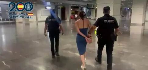 La Policía Nacional detiene a una turista en el aeropuerto de Gran Canaria que pretendía abandonar la isla sin abonar su estancia en el hotel