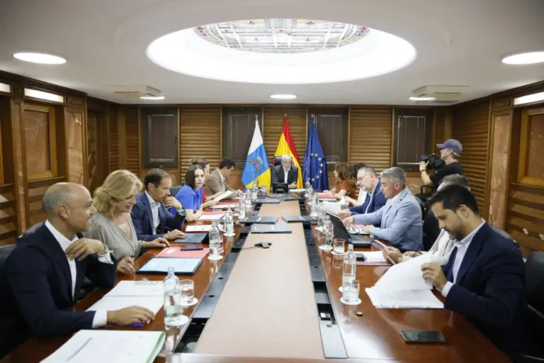 Canarias fija un techo de gasto de 12.912 millones para 2027
