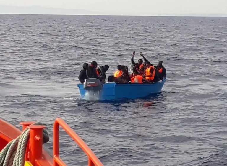 Más de 350.000 inmigrantes han entrado en España por el sur en 30 años
