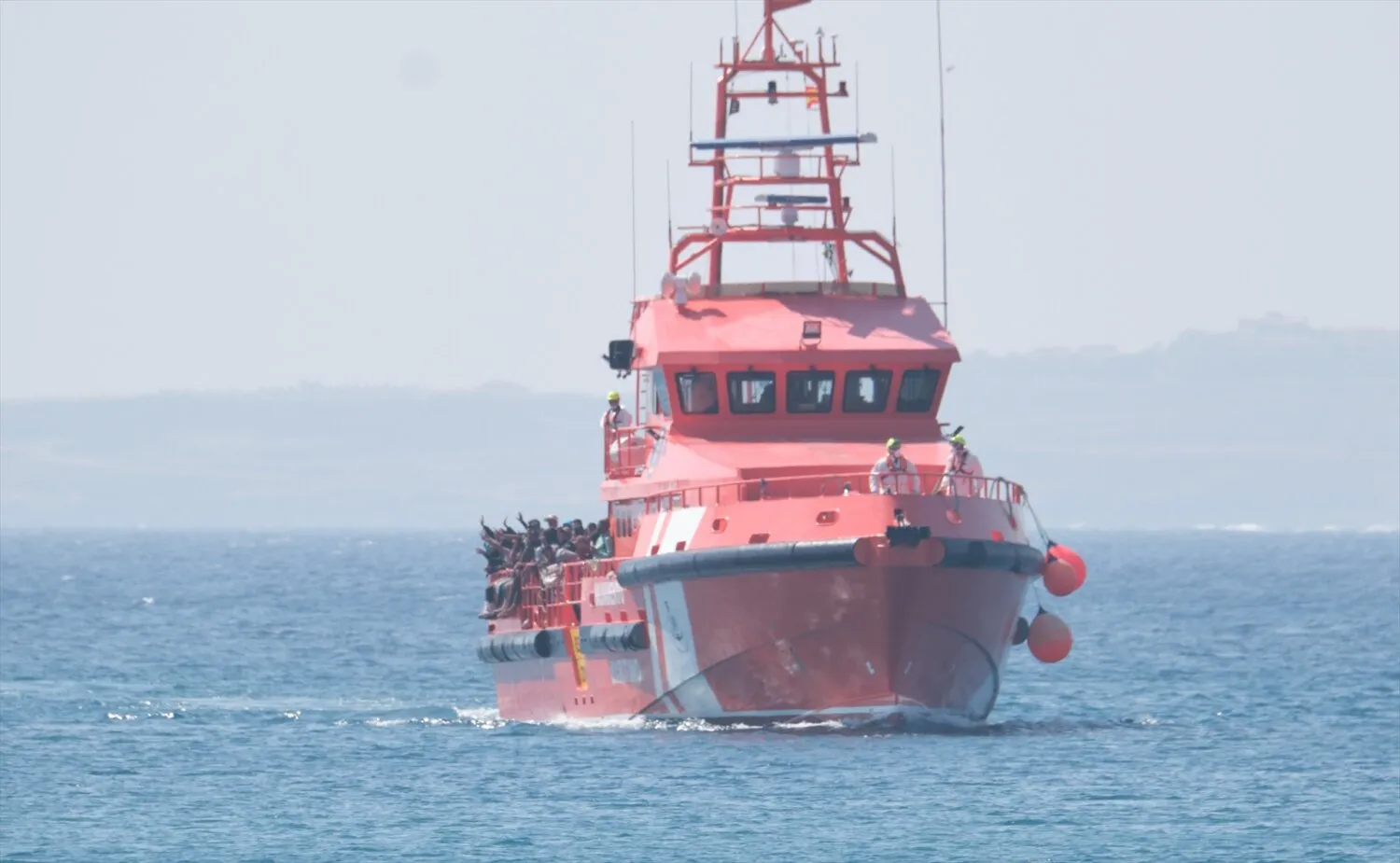 Fishing Vessel with Twenty Migrants Intercepted in Fuerteventura Fishing Vessel with Twenty Migrants Intercepted in Fuerteventura