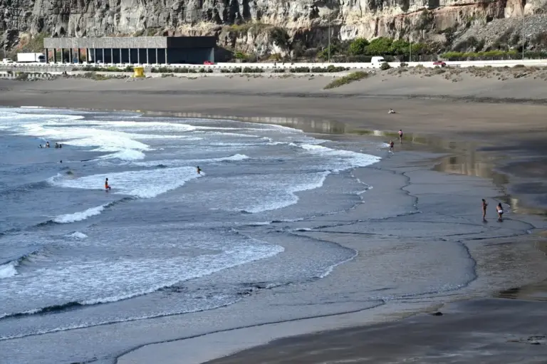 Encuentran sin vida a la menor desaparecida en la playa de La Laja