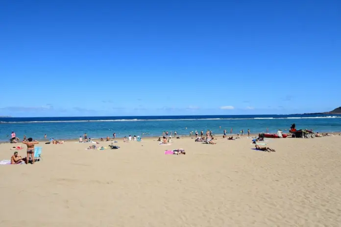 La AEMET activa el aviso amarillo en Gran Canaria y Fuerteventura por temperaturas de hasta 35 grados