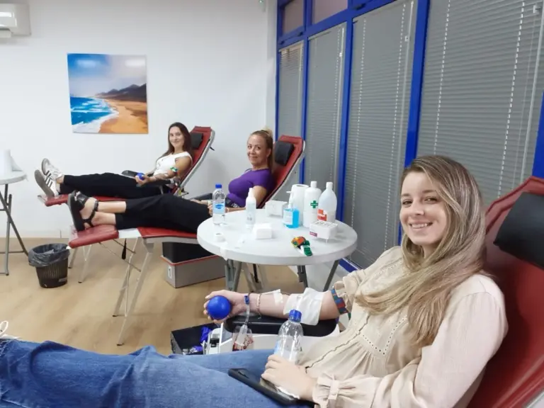 Sanidad pide donaciones de sangre de forma urgente para recuperar las reservas en Canarias