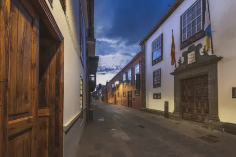 La Laguna impulsa un proyecto piloto de iluminación patrimonial en la calle San Agustín