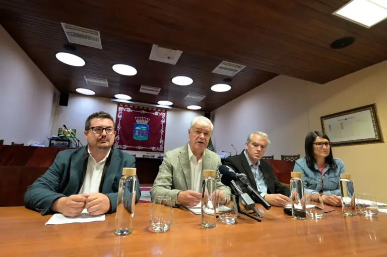 Alpidio Armas: «Estamos ante una situación límite. La oposición está paralizando recursos de los herreños»