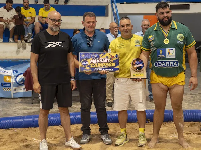 El Unión Gáldar Ybarra conquista la Supercopa PIROMART tras imponerse al Cicar Almogarén por 30-26