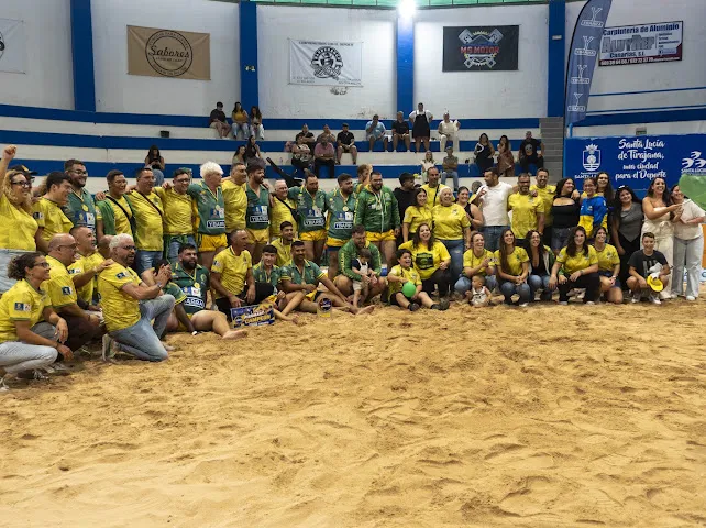El Unión Gáldar Ybarra conquista la Supercopa PIROMART tras imponerse al Cicar Almogarén por 30-26