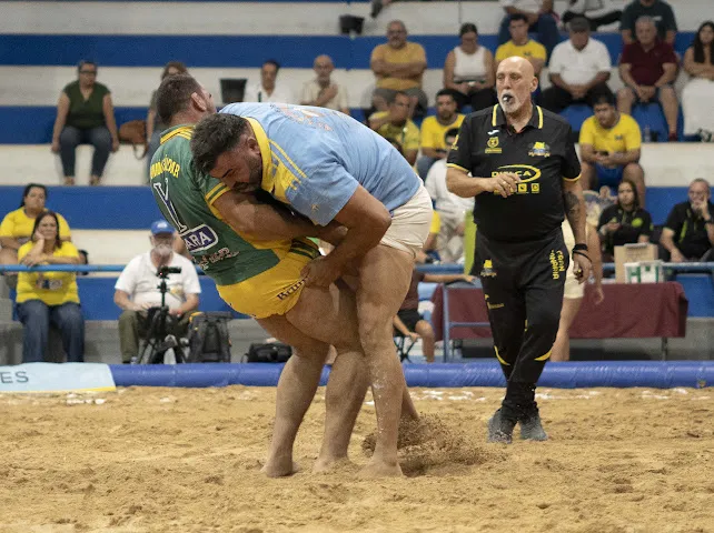 El Unión Gáldar Ybarra conquista la Supercopa PIROMART tras imponerse al Cicar Almogarén por 30-26