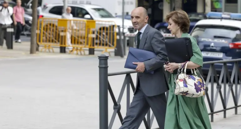 Julio Martínez señala de nuevo a Zapatero en el caso Plus Ultra
