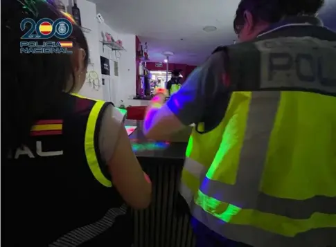 La Policía libera a una menor explotada sexualmente en Tenerife y detiene a tres hombres