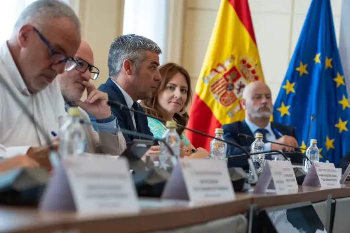 Torres se compromete a buscar financiación para culminar la reconstrucción del sector primario de La Palma