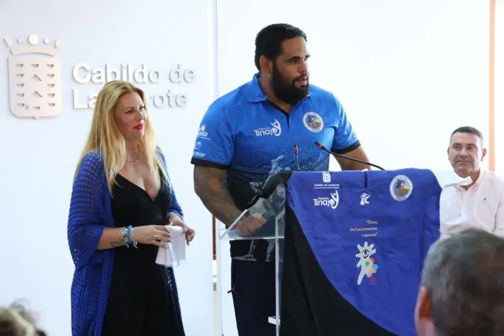 Presentación del equipo inclusivo de lucha canaria 'Tinajo para todos'
