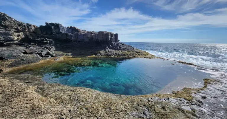 Rescatan a un joven en apuros en las piscinas naturales de Antigua 