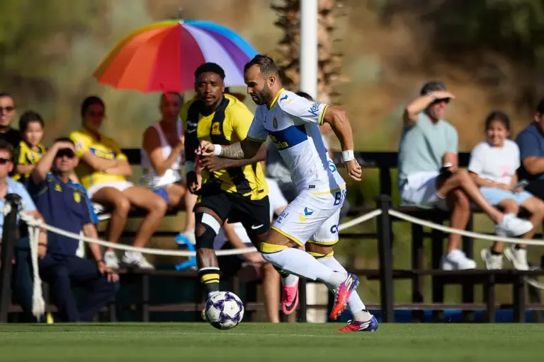 1-2 | La UD Las Palmas pierde un tenso amistoso