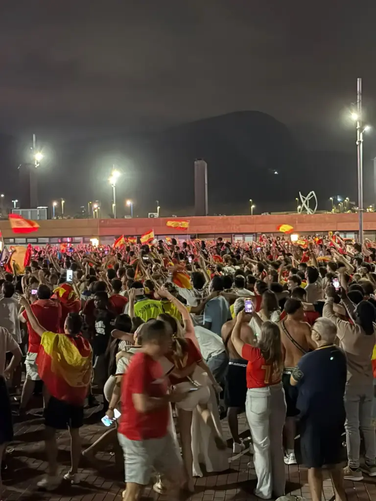 Celebración del mundial en la Plaza de la Música