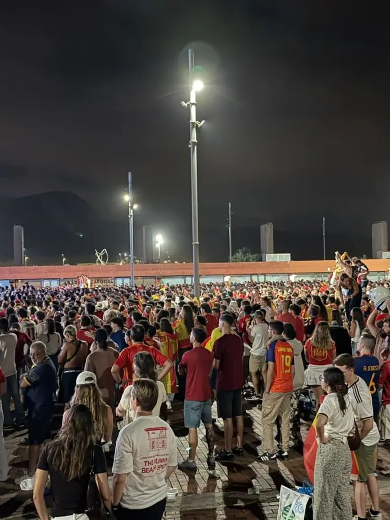 Celebración del mundial en la Plaza de la Música