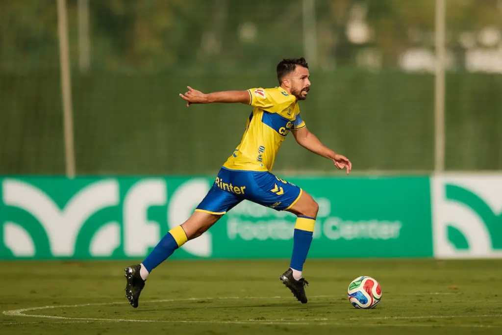 Las Palmas tropieza con los postes de Orlando Pirates en su primer amistoso