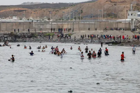 Retornados ya a Marruecos 25.000 migrantes de los 50.000 que han entrado a Ceuta