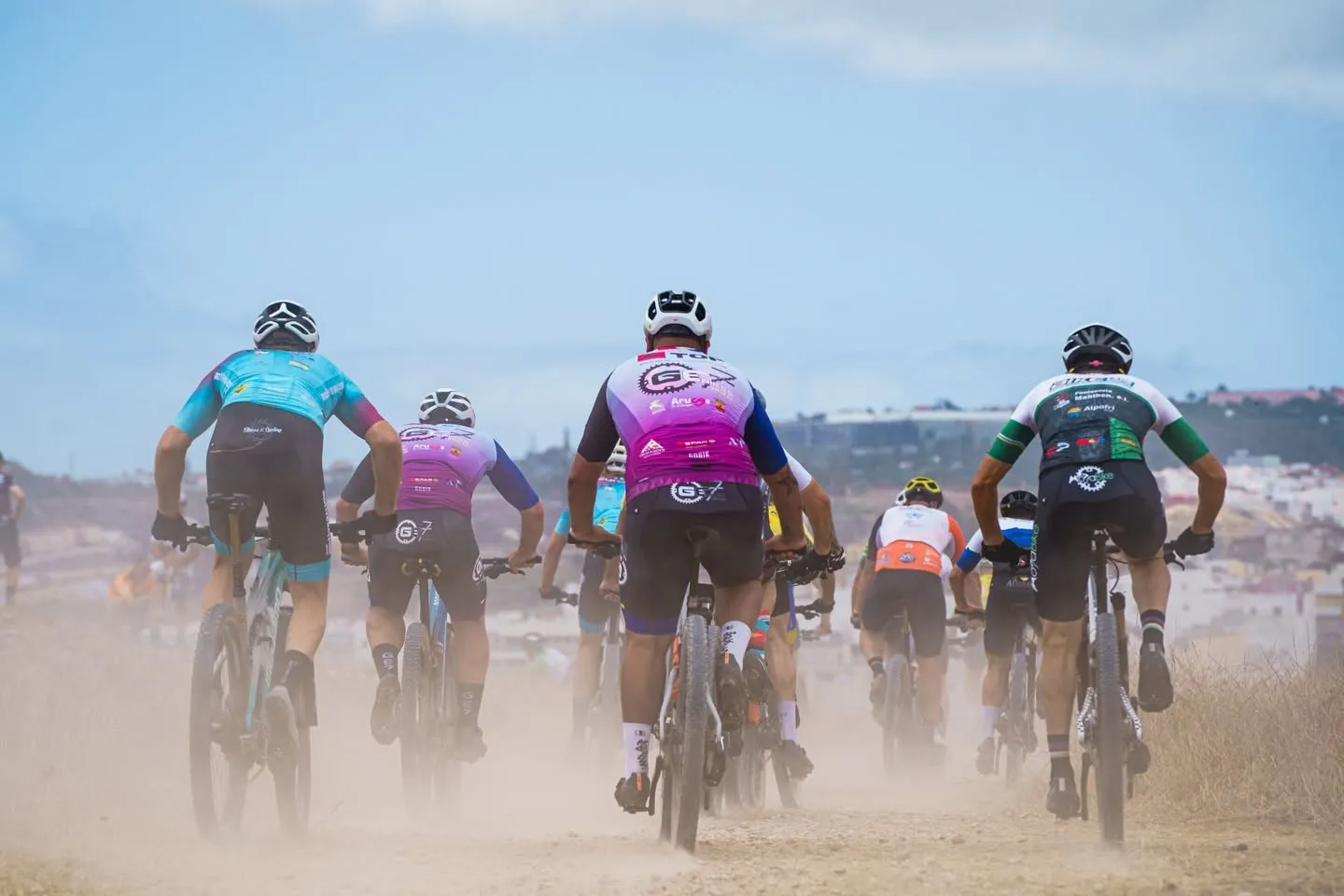 Televisión Canaria emite en directo la jornada reina de la XXX Vuelta Ciclista al Norte de Gran Canaria. Imagen de Federación Insular de Ciclismo de Gran Canaria. 