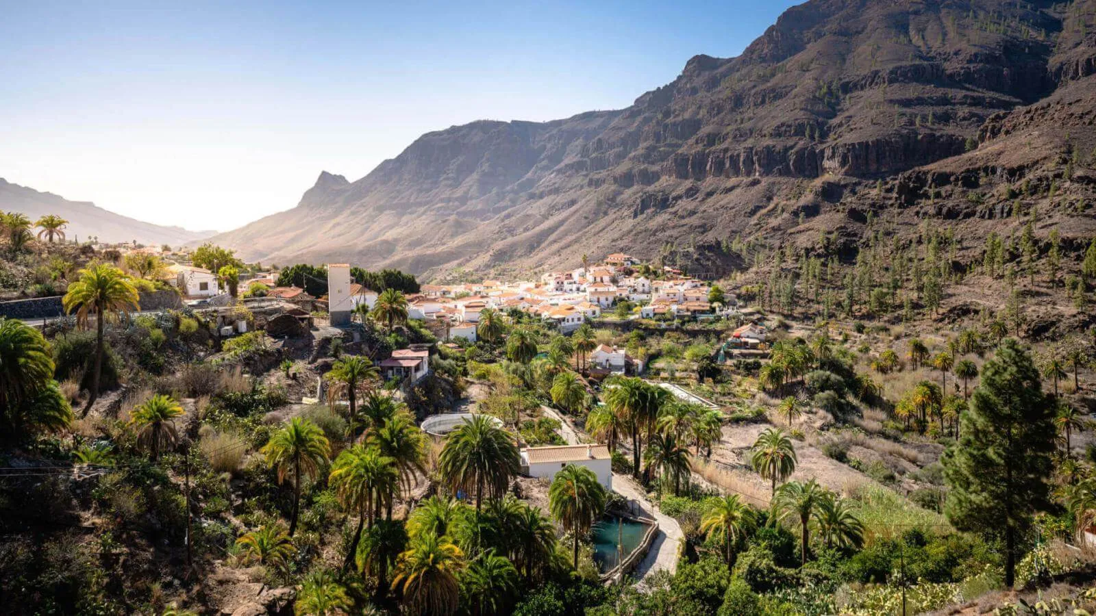 Un ciclista grave tras caer por una ladera en San Bartolomé de Tirajana