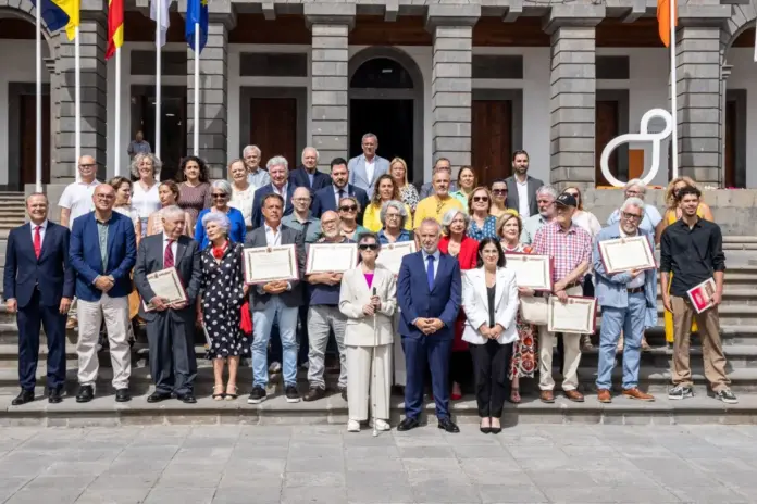 Torres y Darias rinden homenaje a los empleados públicos represaliados
