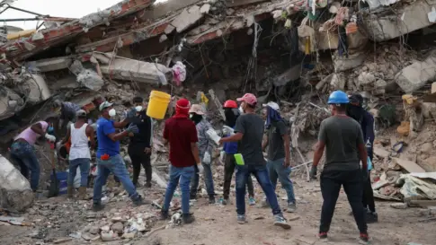 Aumentan a 35 los españoles fallecidos por el doble terremoto en Venezuela