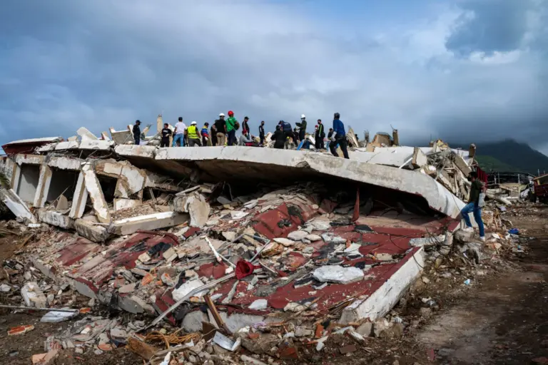26 fallecidos y 150 desaparecidos españoles tras los terremotos de Venezuela