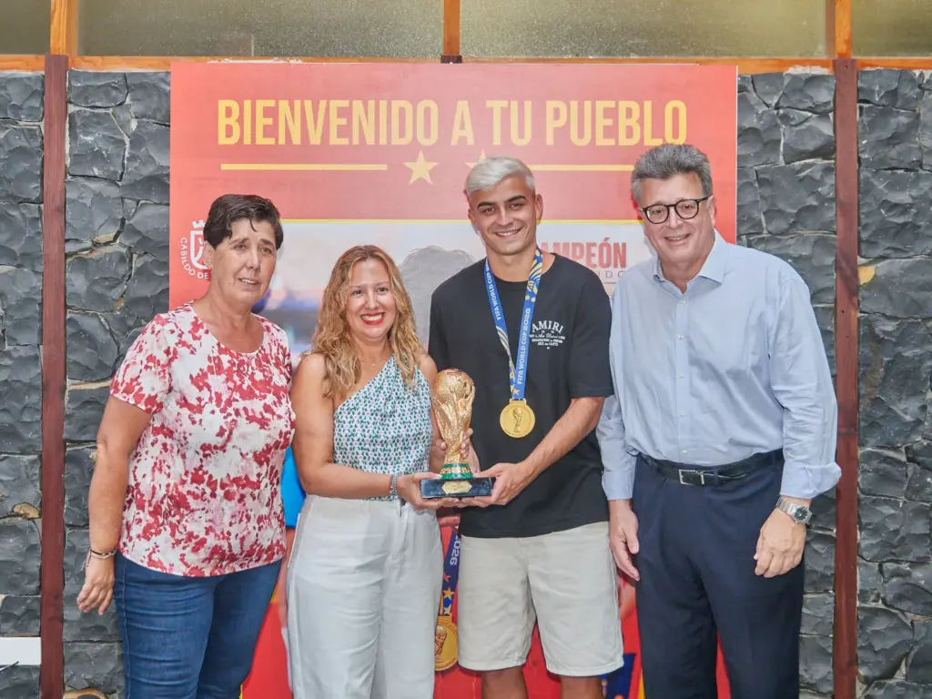 Homenaje a Pedri