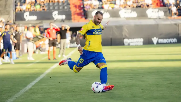 0-2 | La UD Las Palmas gana en su visita al AD Ceuta CF