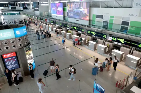Las erupciones del Etna provocan en Catania el mayor impacto sobre el aeropuerto en los últimos 20 años