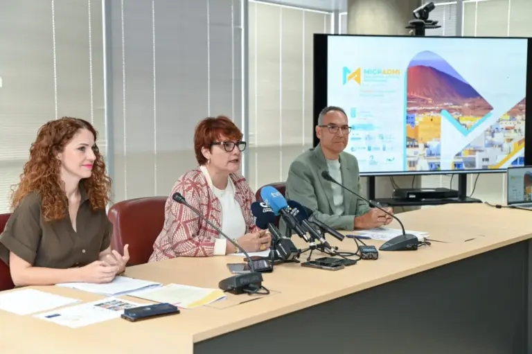 Canarias rechaza participar en el triaje de menores migrantes y reclama al Estado que asuma sus competencias