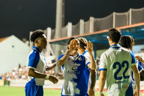 Televisión Canaria emite este martes en directo el partido entre el CD Tenerife y la UD Tamaraceite