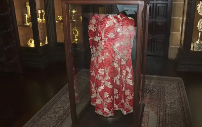 La Virgen del Pino lucirá su querido manto rojo este viernes