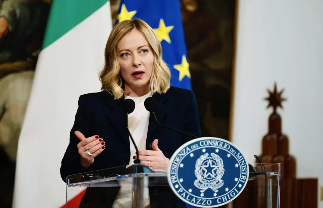 Meloni insiste en que la "posible nueva oleada" del 15 de agosto obliga a las autoridades italianas a mantenerse "extremadamente vigilantes
